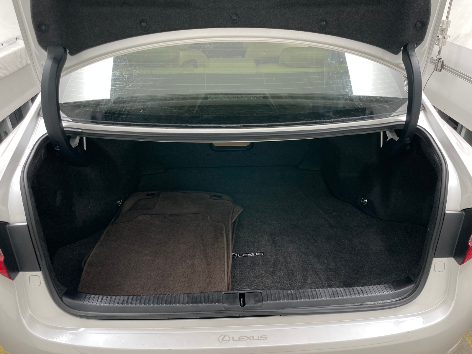 Thumbnail: 2017 Lexus ES - 6