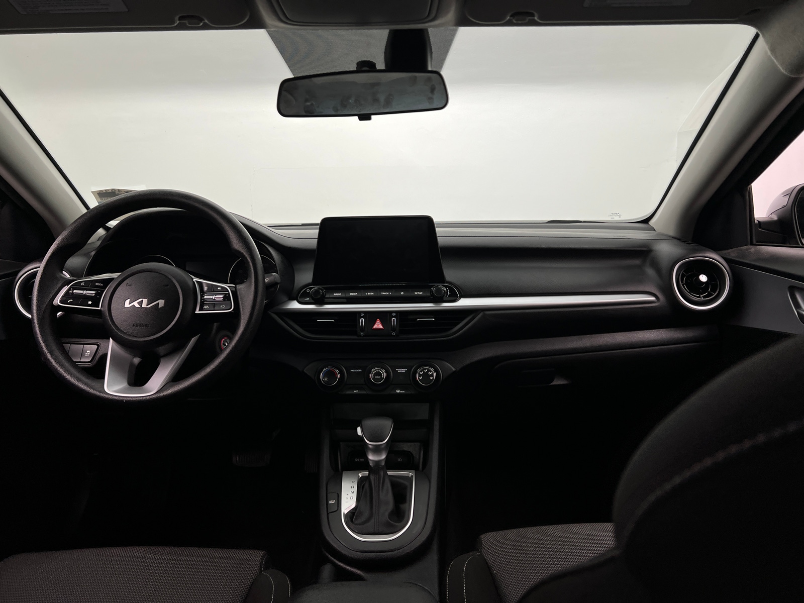 Thumbnail: 2024 Kia Forte - 3