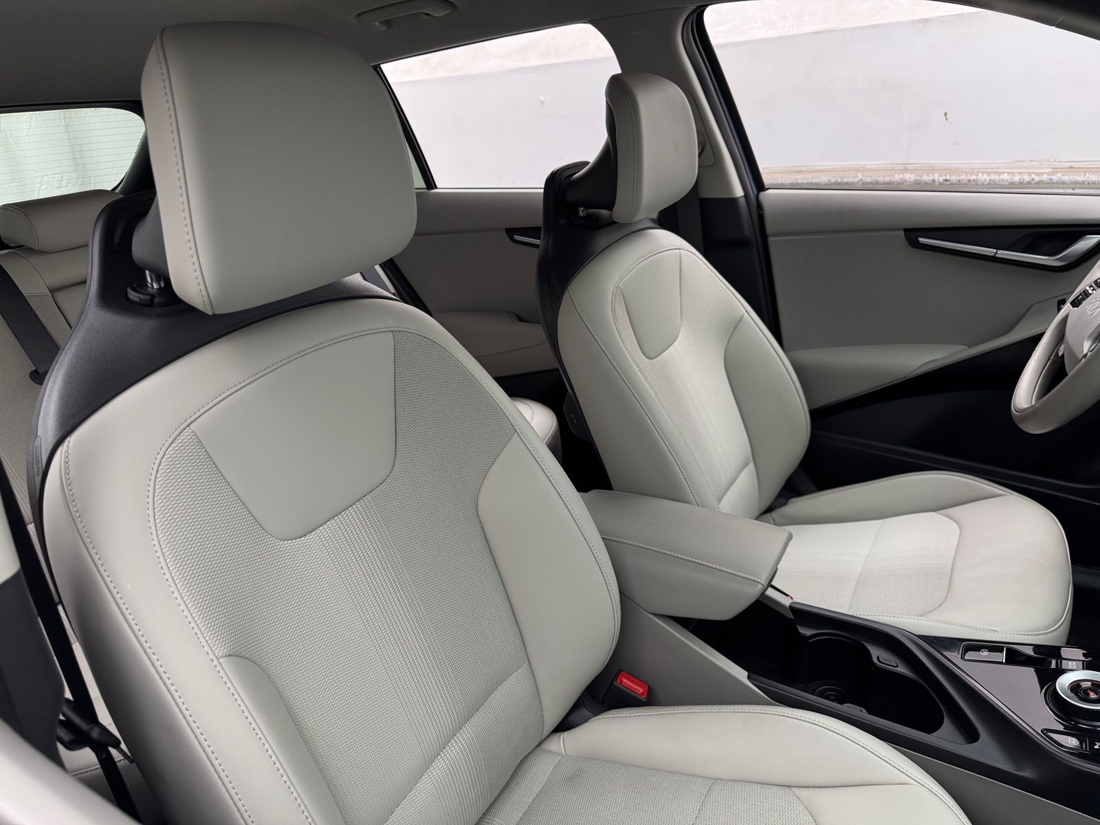 Thumbnail: 2023 Kia Niro - 2