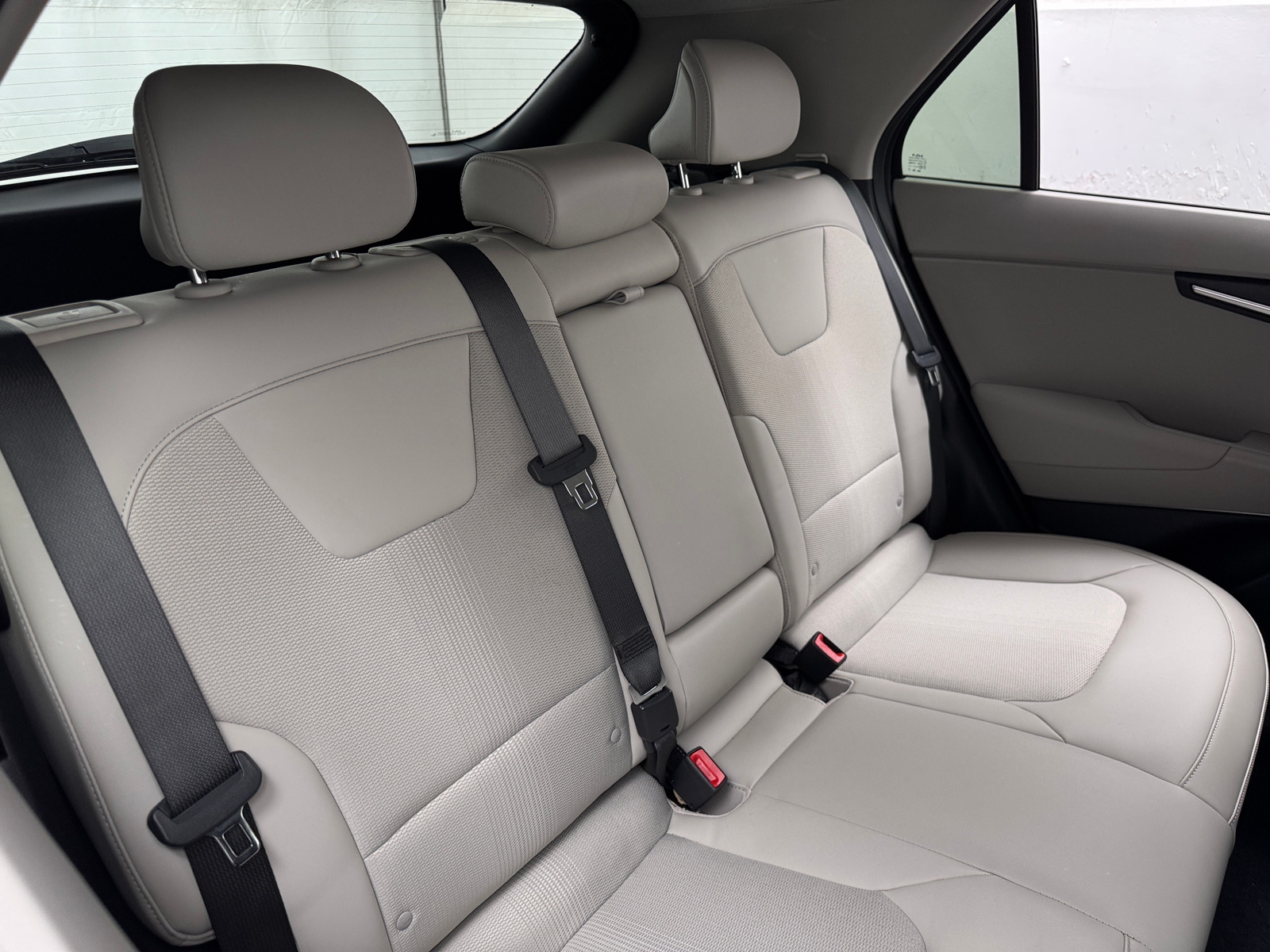 Thumbnail: 2023 Kia Niro - 6