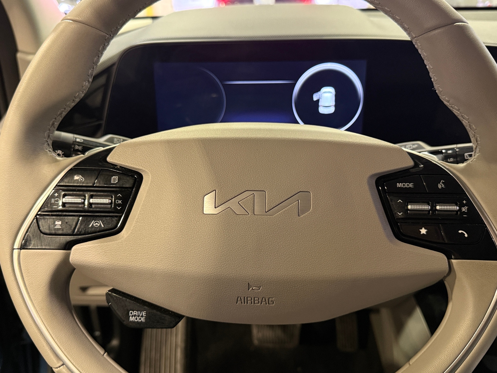 Thumbnail: 2023 Kia Niro - 5