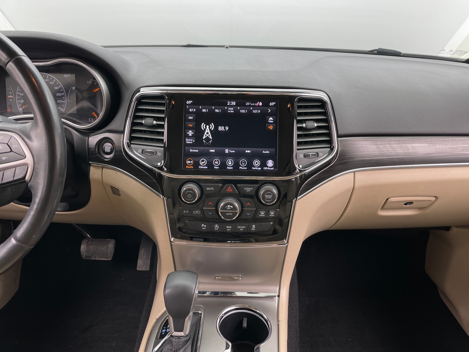 Thumbnail: 2019 Jeep Grand Cherokee - 3