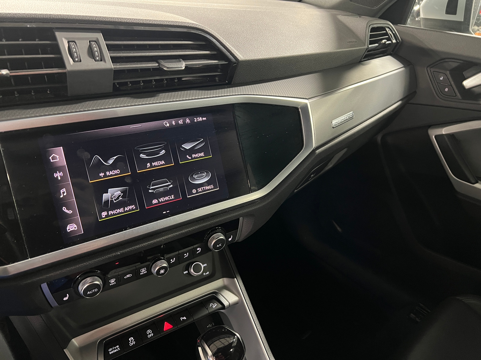 Thumbnail: 2022 Audi Q3 - 3