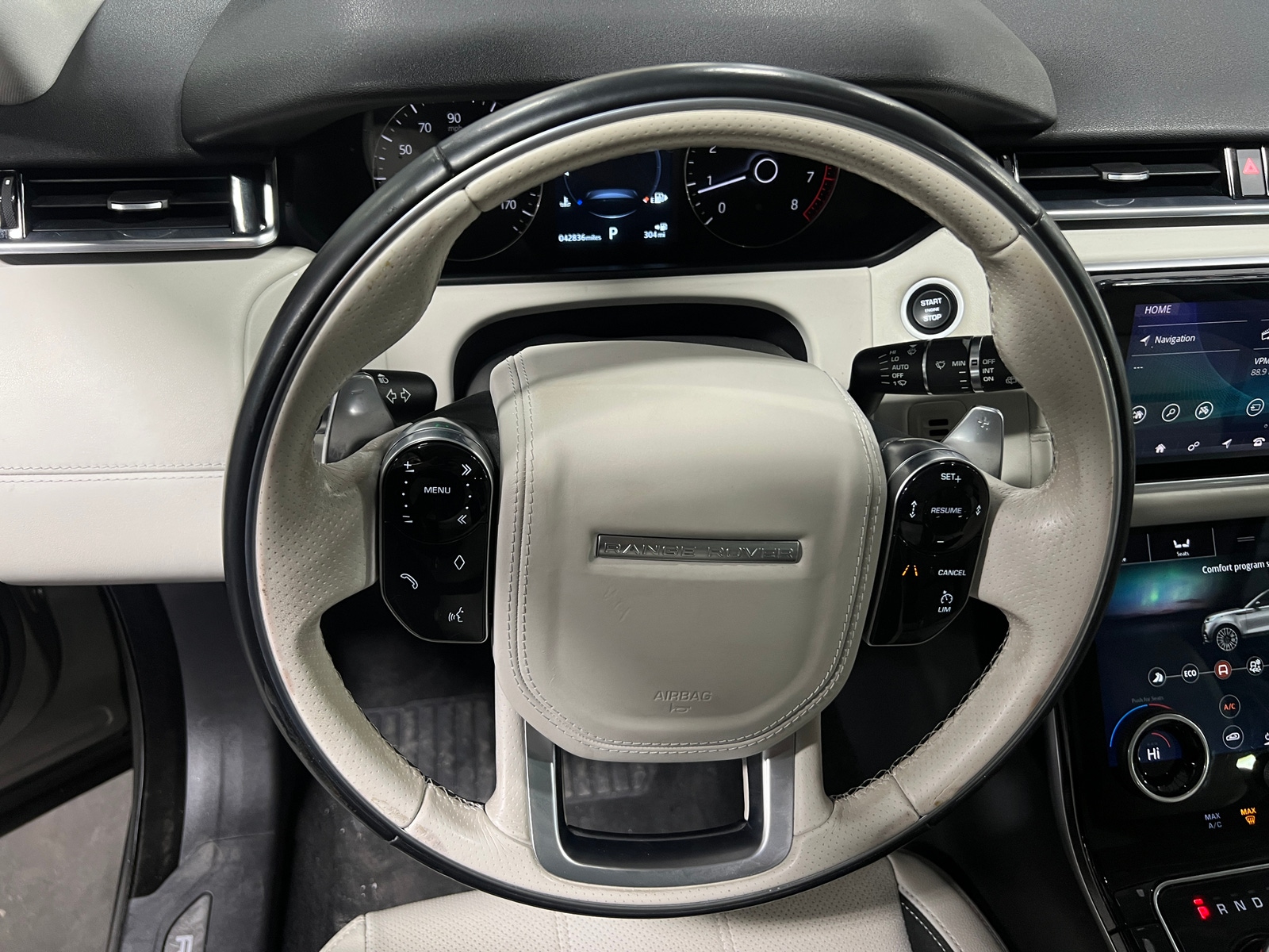 Thumbnail: 2018 Land Rover Range Rover Velar - 4