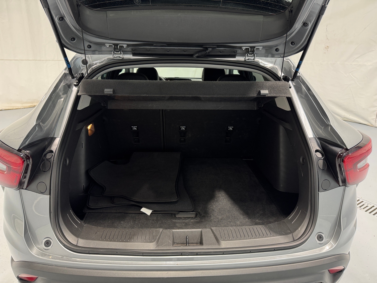 Thumbnail: 2025 Chevrolet Trax - 7