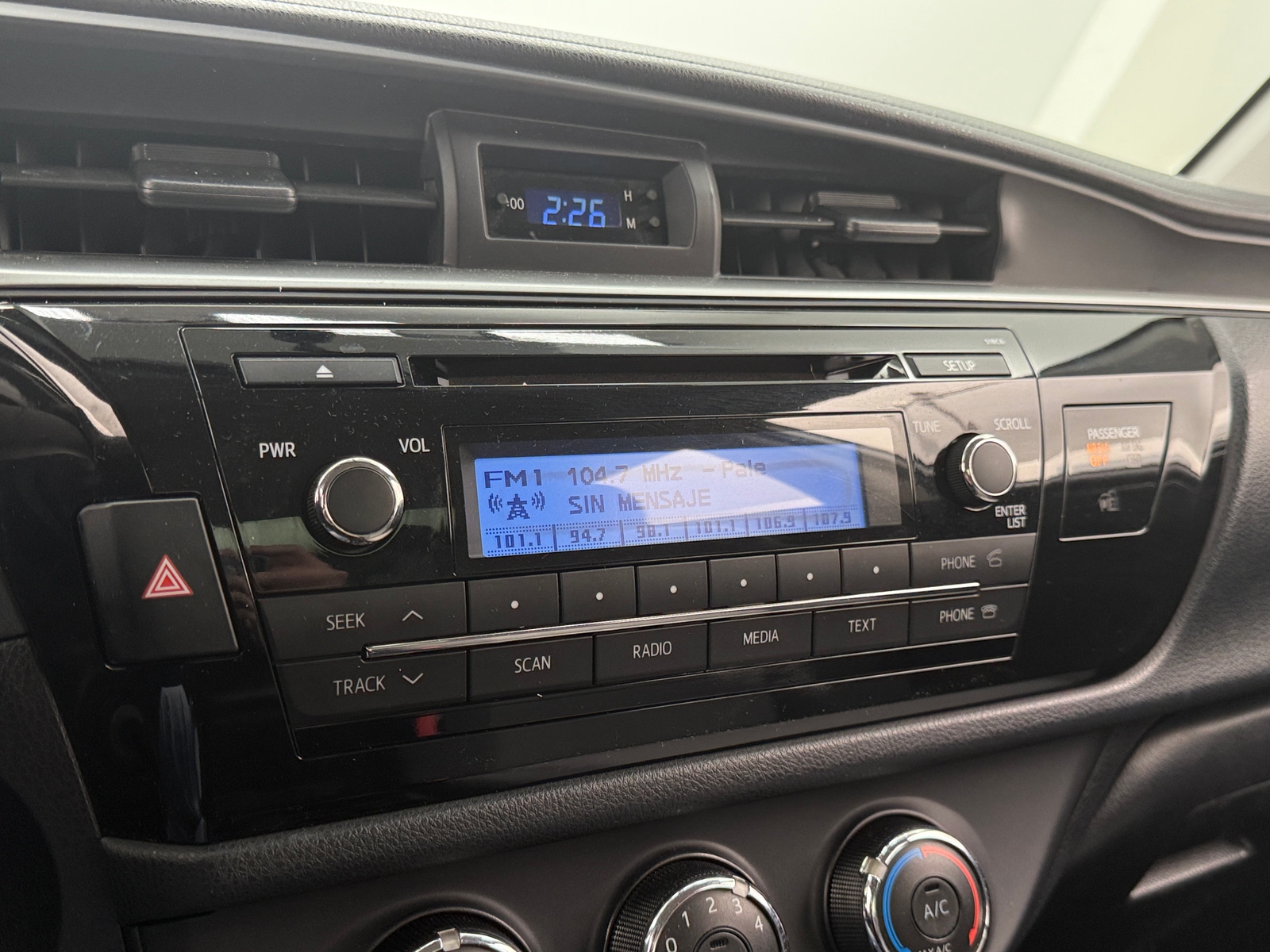 Thumbnail: 2014 Toyota Corolla - 4