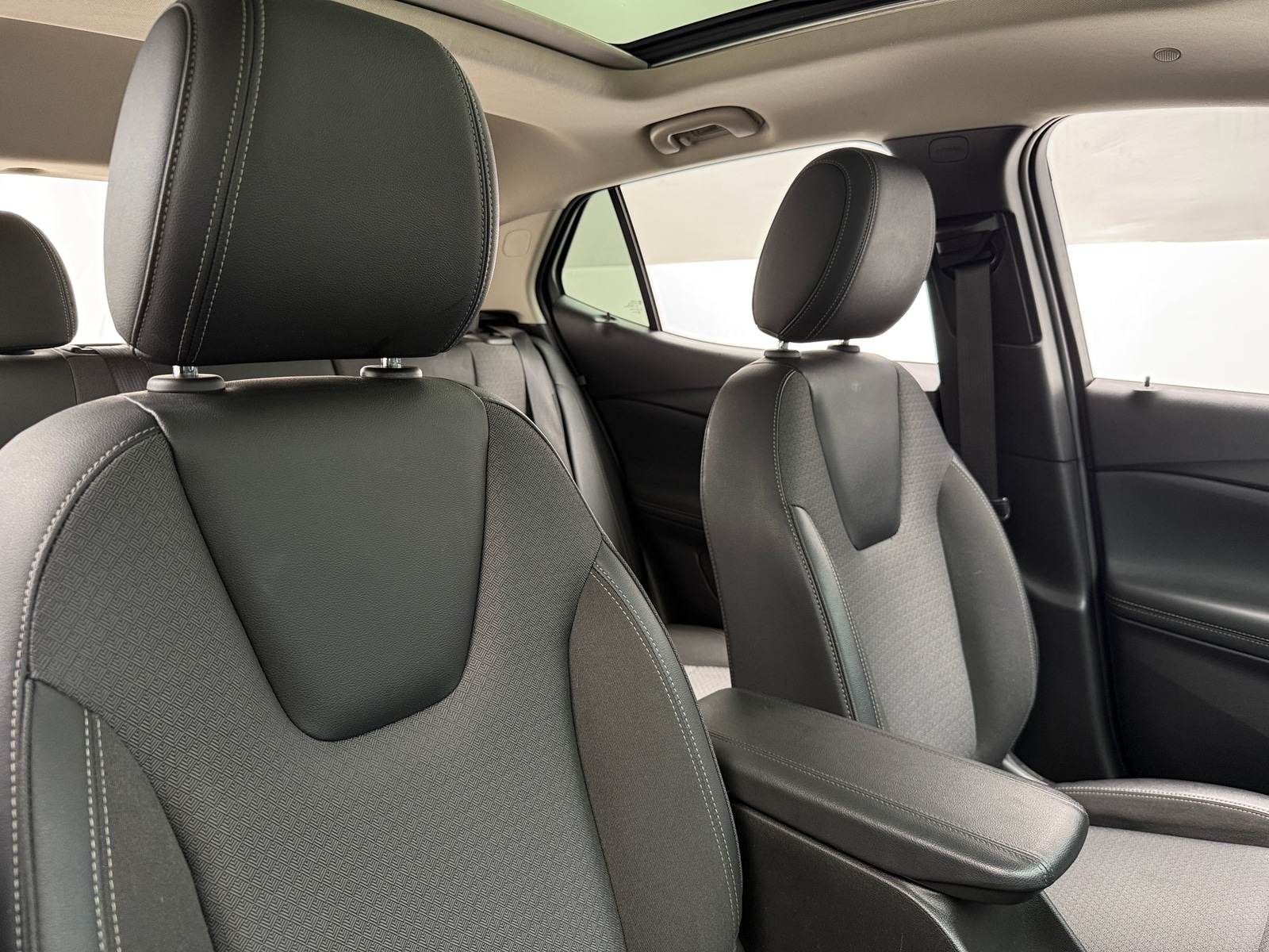 Thumbnail: 2022 Buick Encore GX - 2