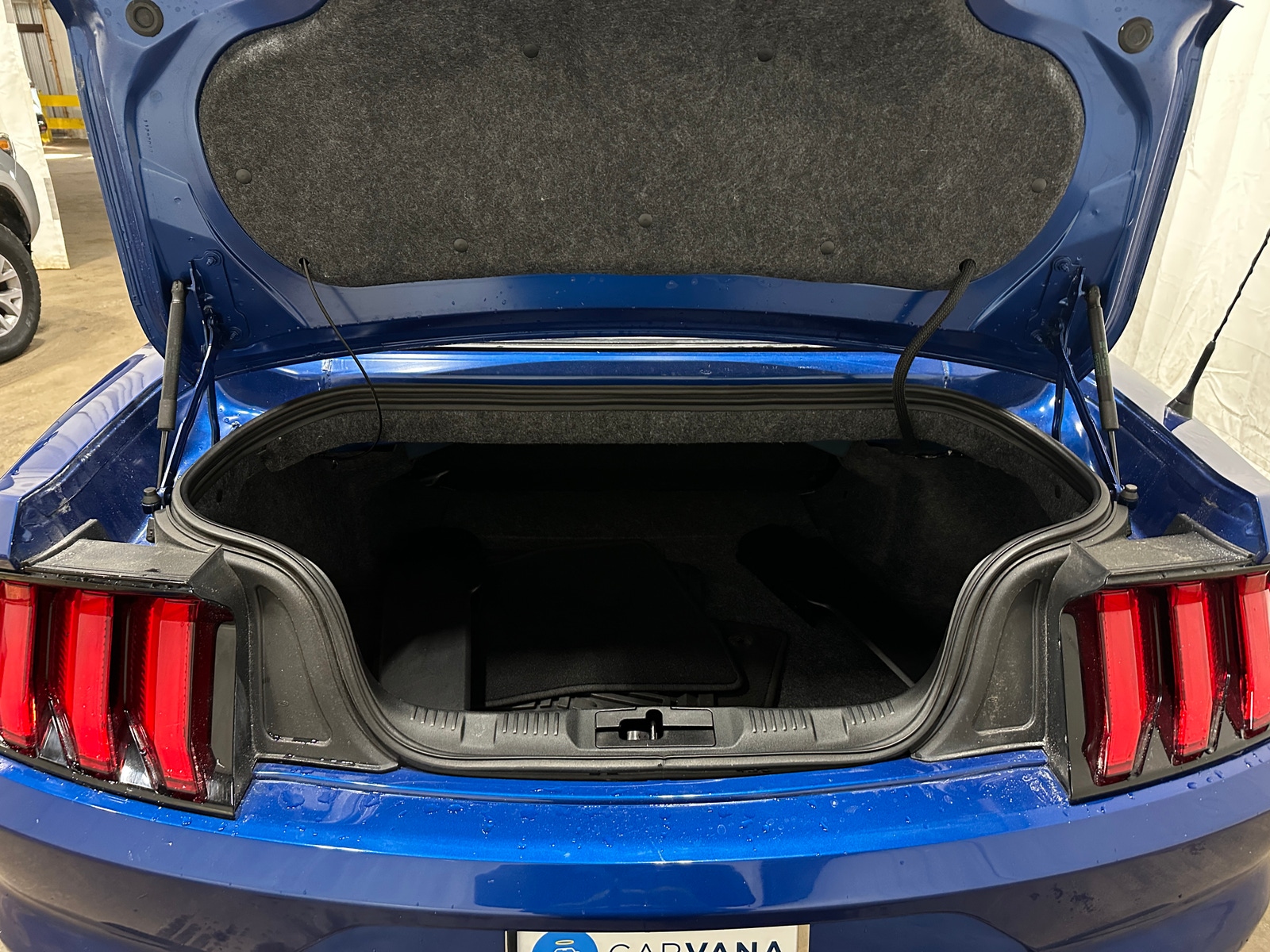 Thumbnail: 2018 Ford Mustang - 6