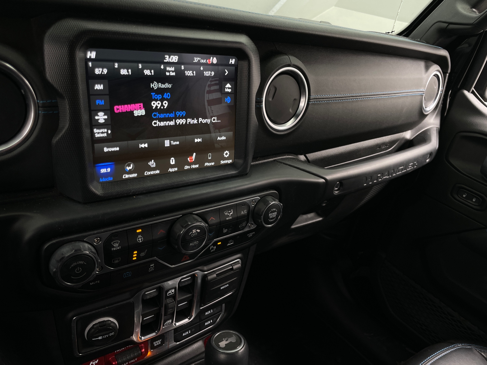 Thumbnail: 2022 Jeep Wrangler - 3