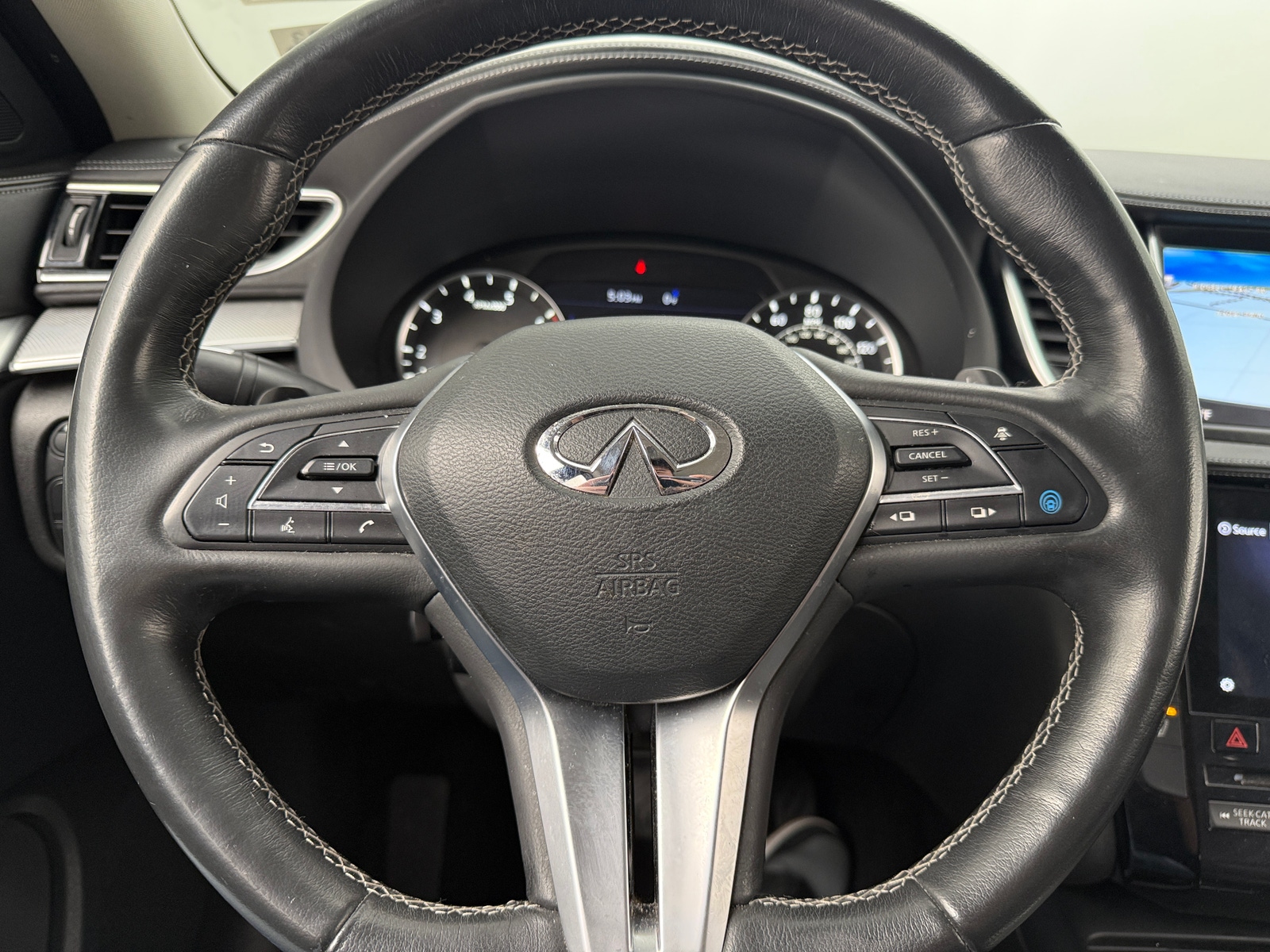 Thumbnail: 2019 INFINITI QX50 - 4