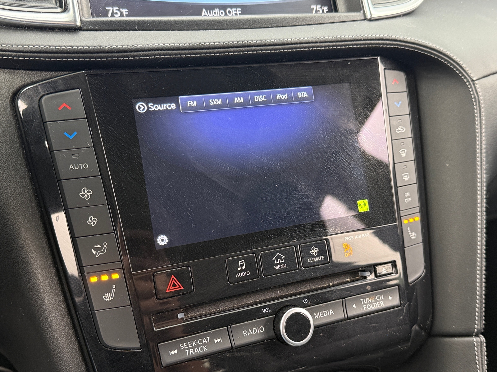 Thumbnail: 2019 INFINITI QX50 - 3