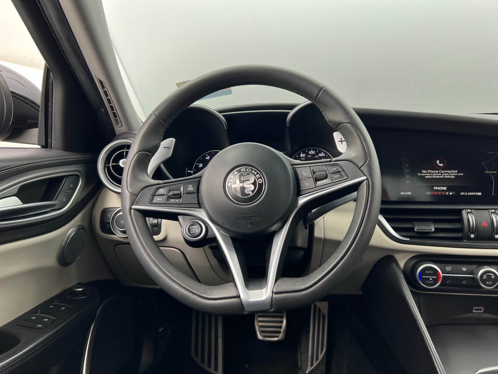 Thumbnail: 2018 Alfa Romeo Giulia - 4