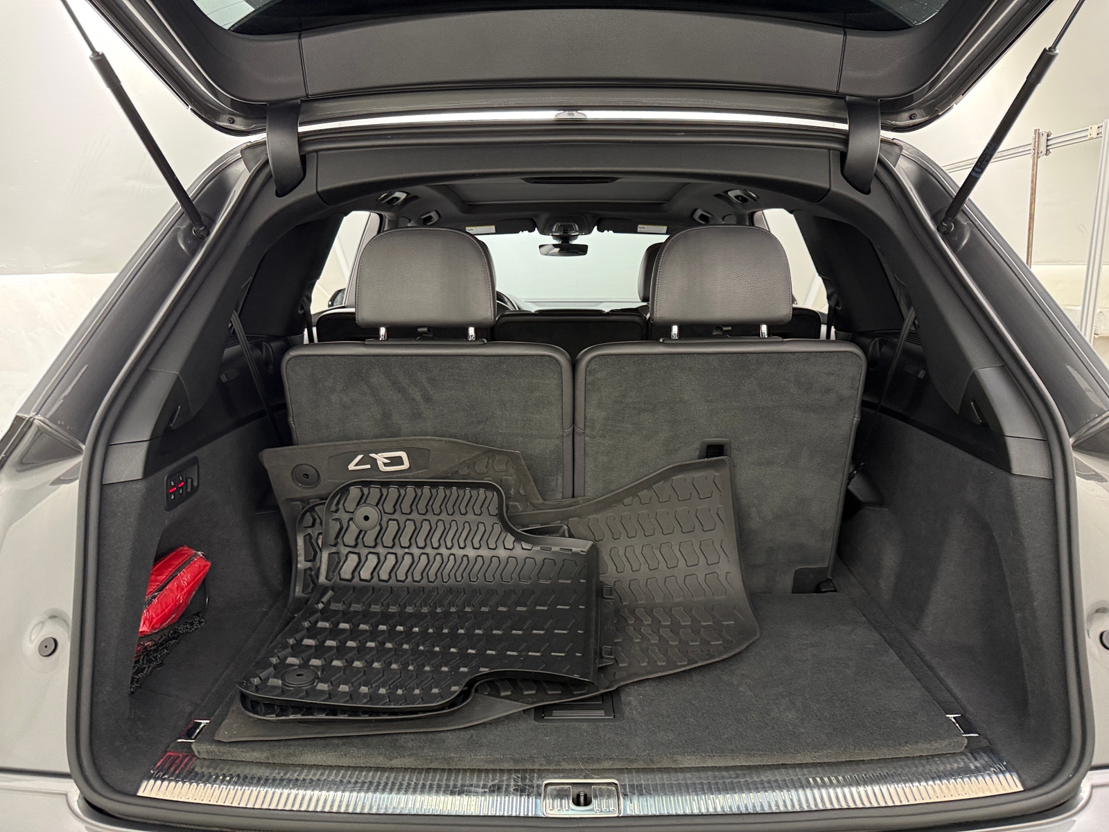 Thumbnail: 2017 Audi Q7 - 6