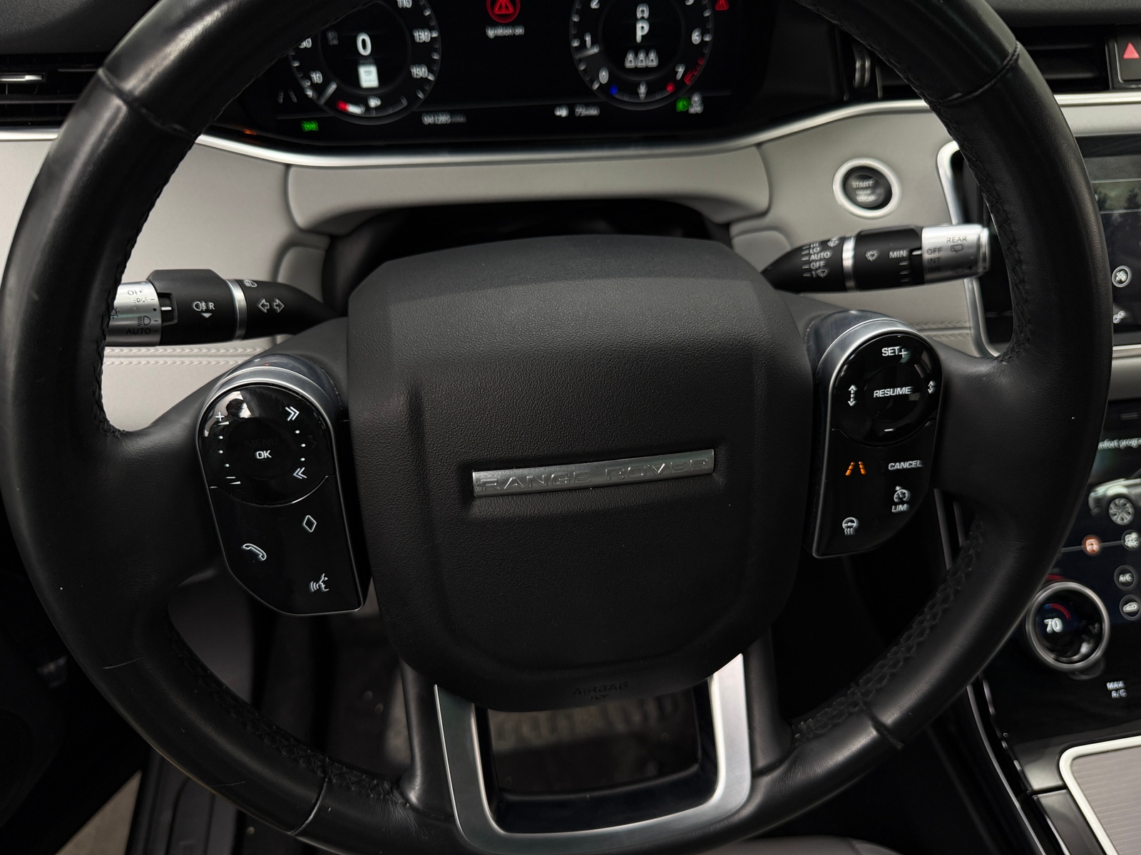 Thumbnail: 2020 Land Rover Range Rover Evoque - 4