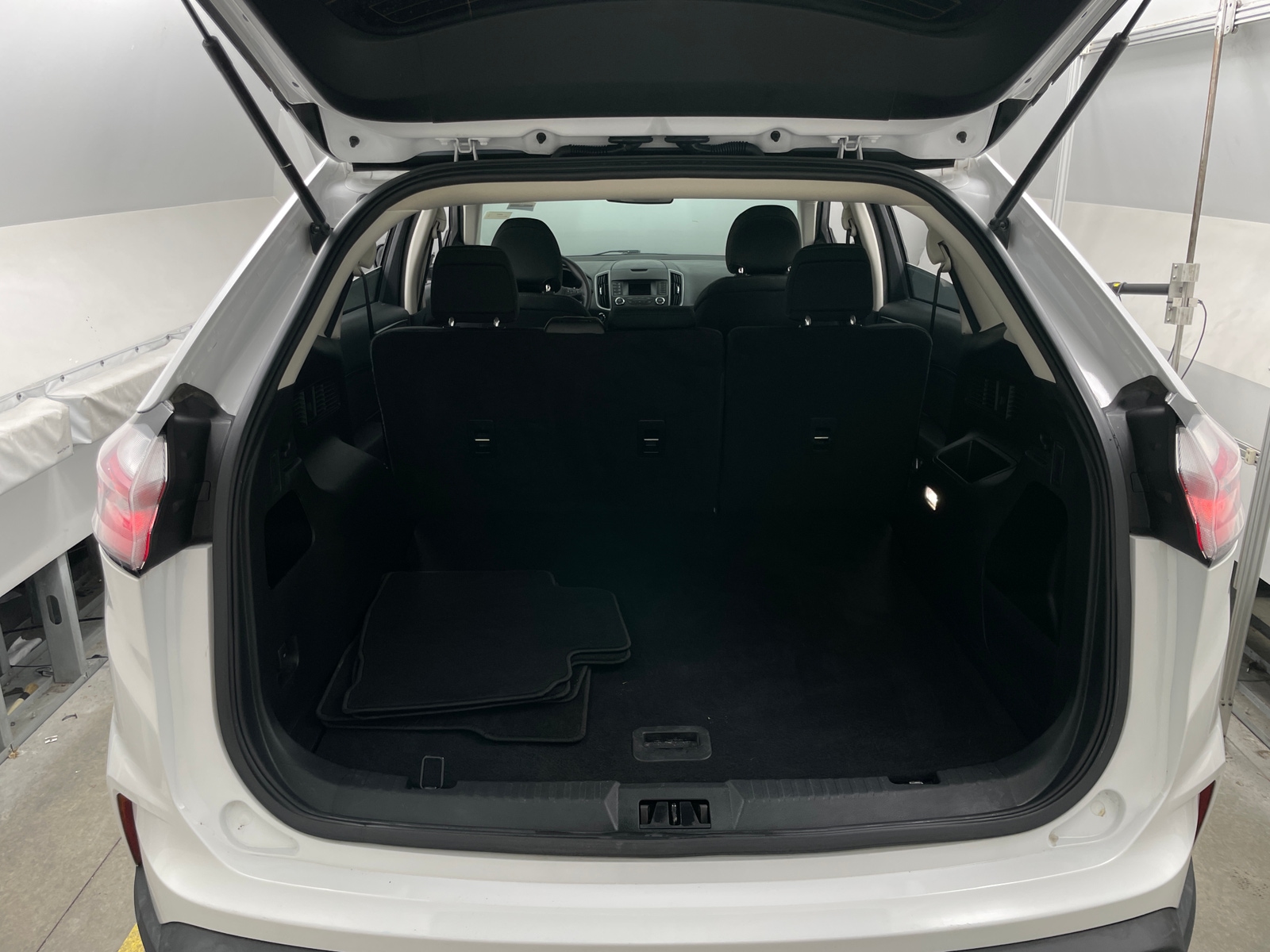 Thumbnail: 2019 Ford Edge - 7