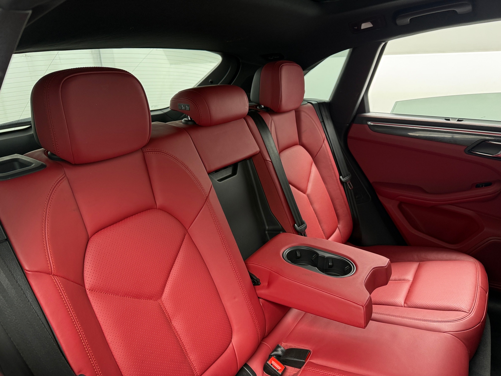 Thumbnail: 2016 Porsche Macan - 5