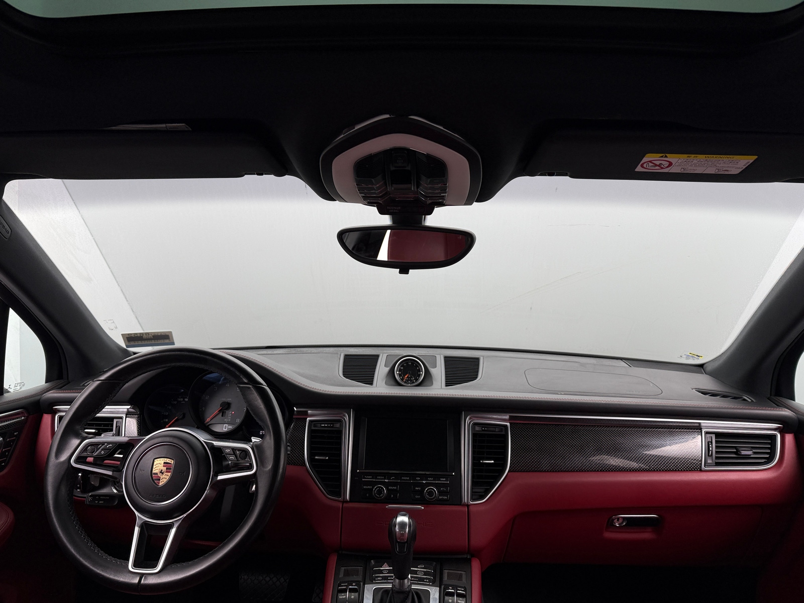 Thumbnail: 2016 Porsche Macan - 2