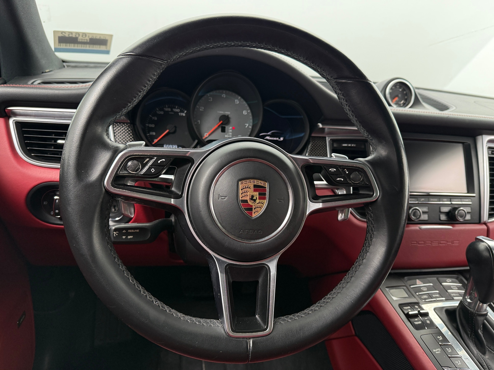 Thumbnail: 2016 Porsche Macan - 4