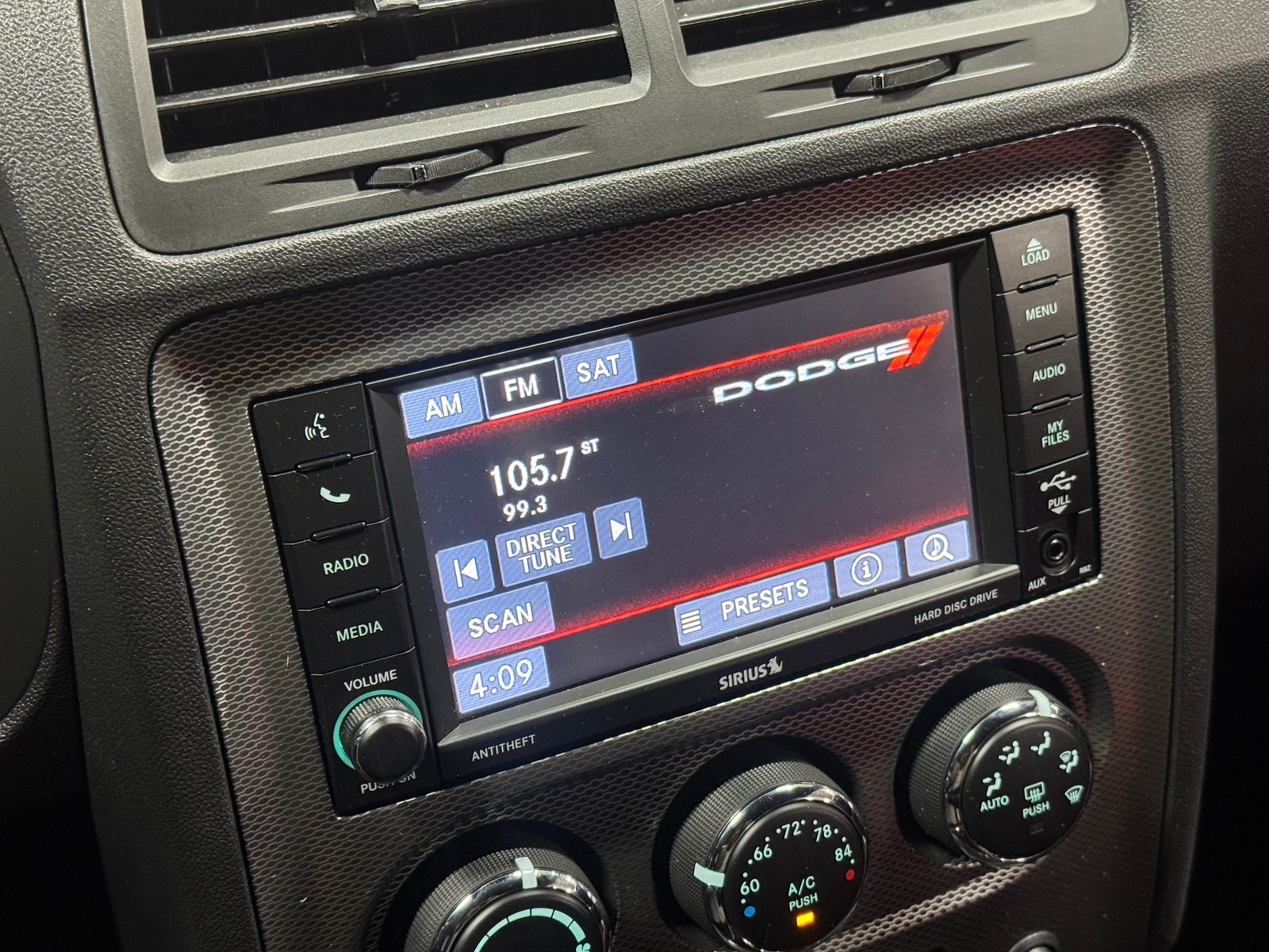 Thumbnail: 2014 Dodge Challenger - 4