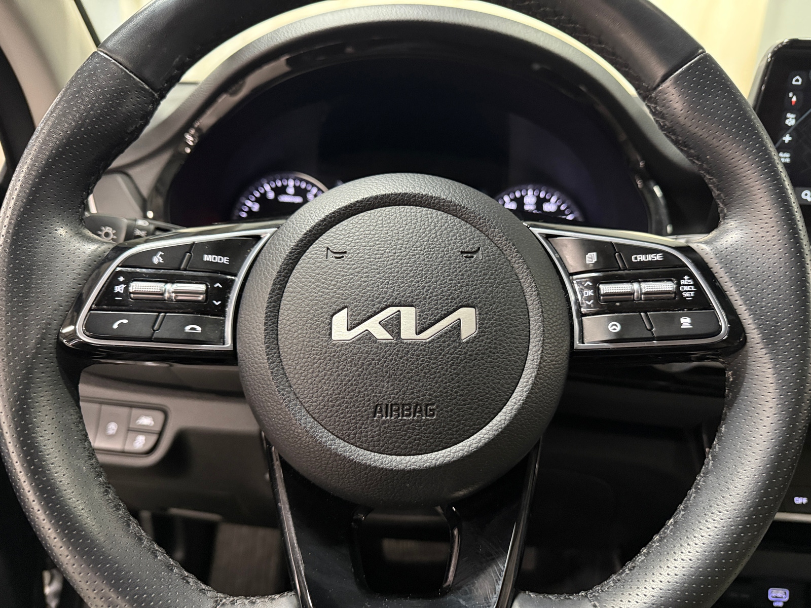 Thumbnail: 2023 Kia Seltos - 4