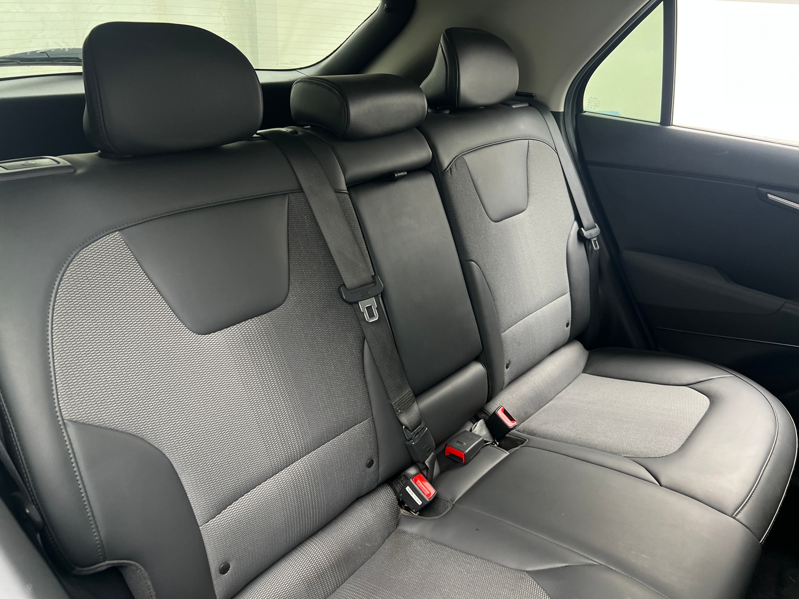 Thumbnail: 2023 Kia Niro - 5