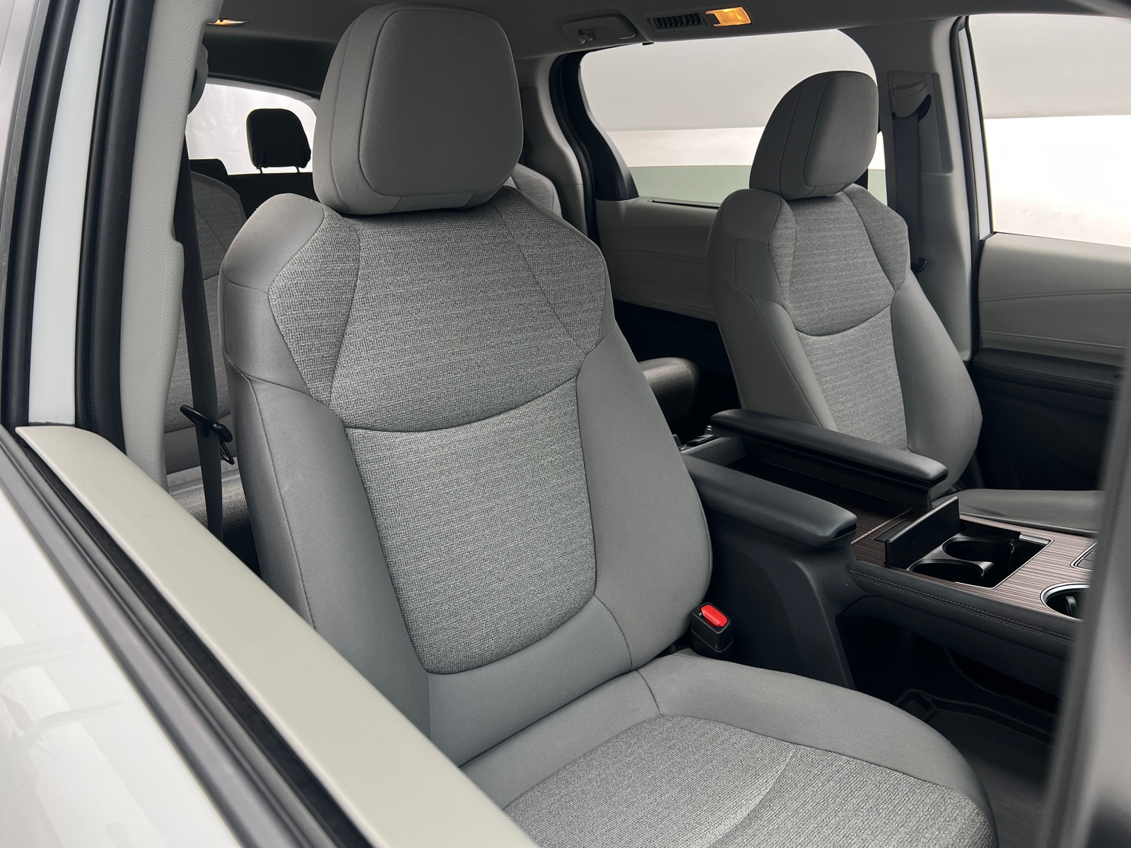 Thumbnail: 2022 Toyota Sienna - 2