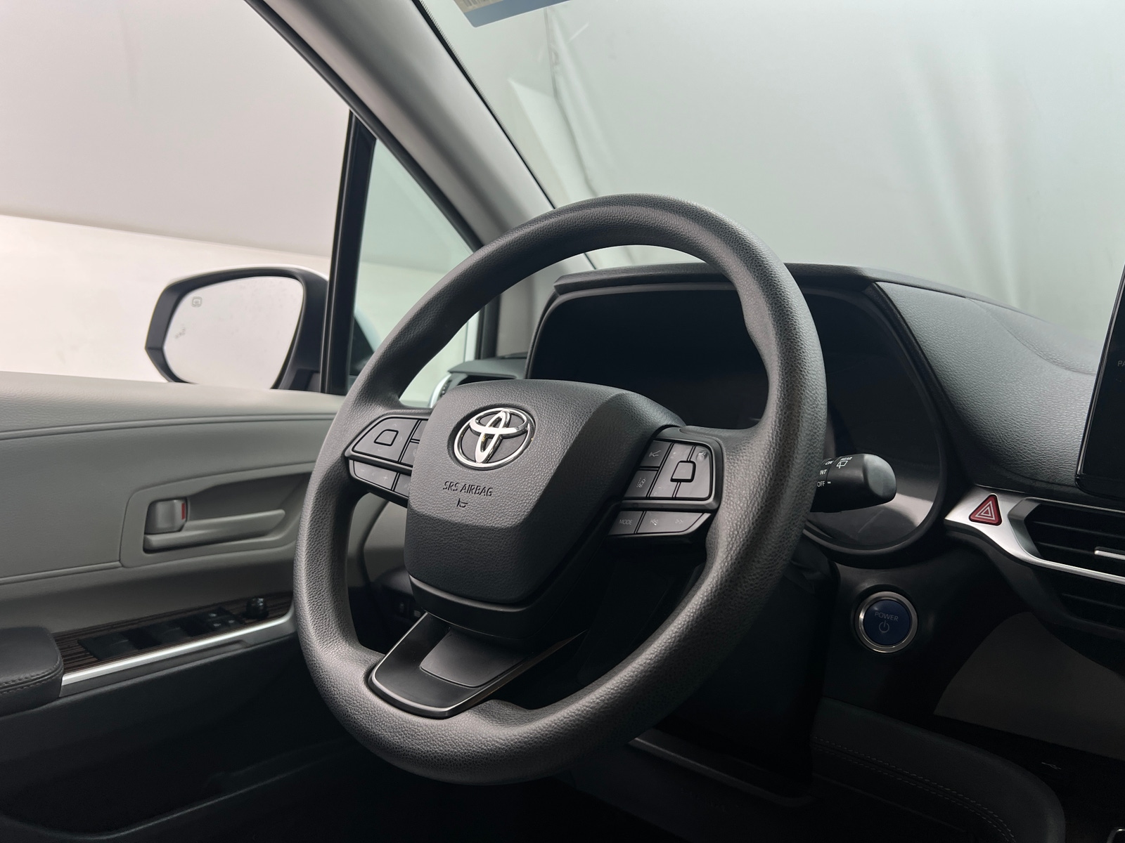 Thumbnail: 2022 Toyota Sienna - 5