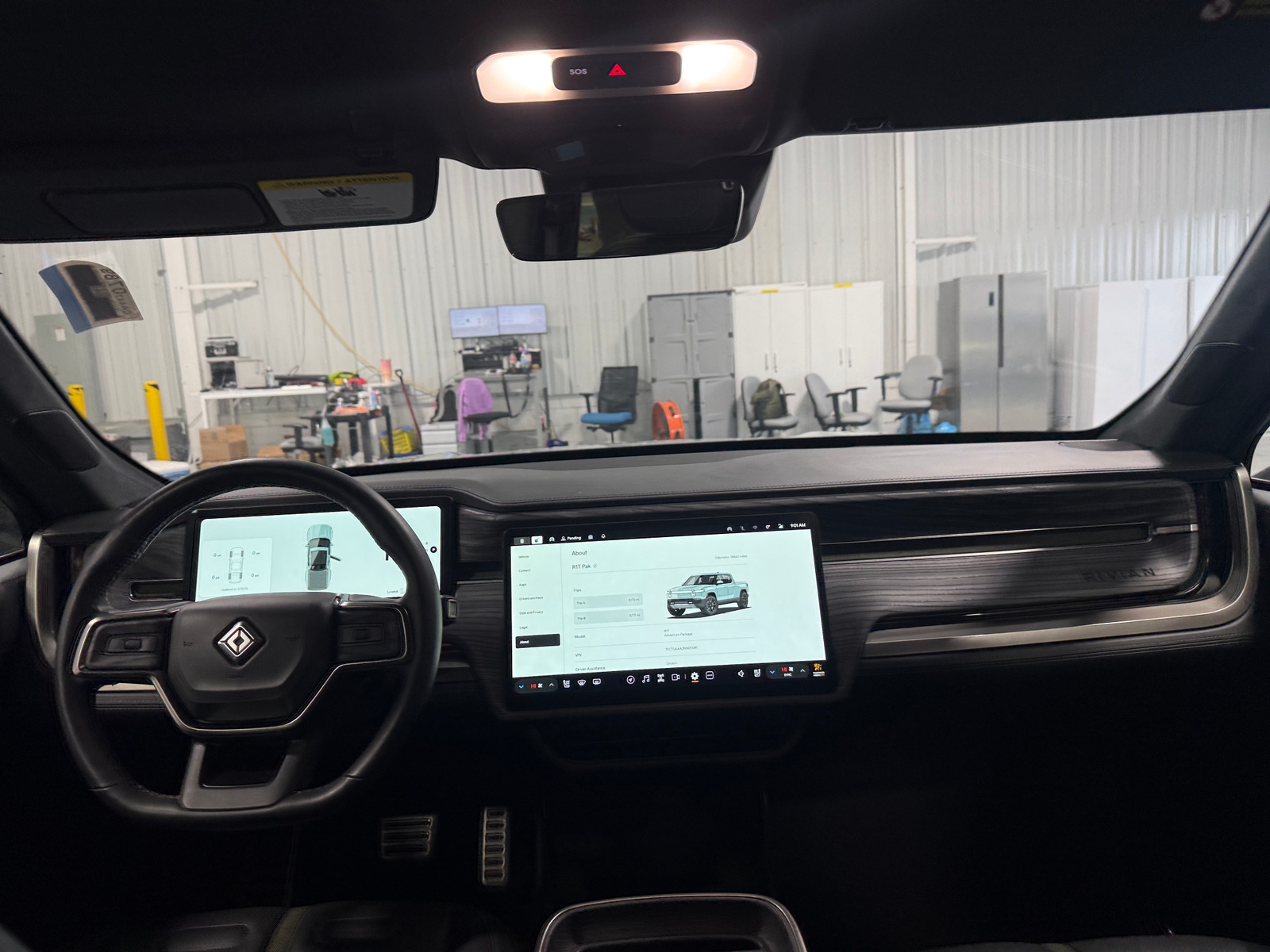 Thumbnail: 2022 Rivian R1T - 2