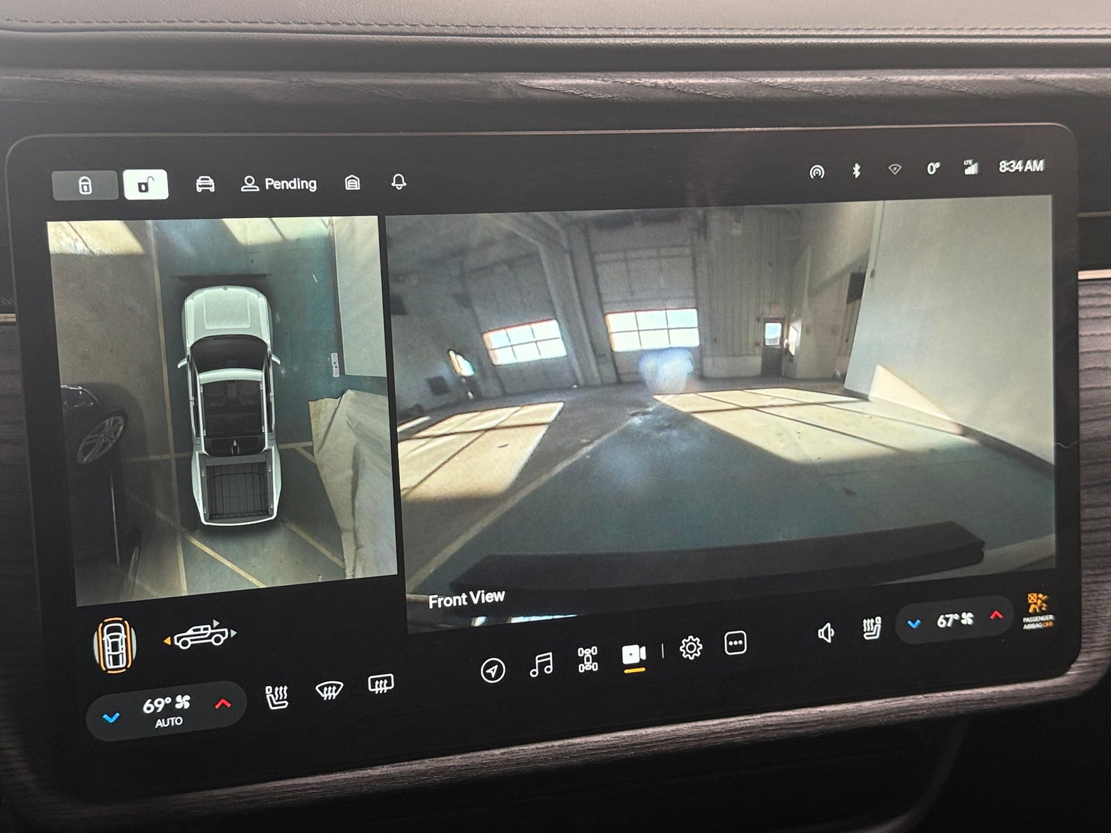 Thumbnail: 2022 Rivian R1T - 3