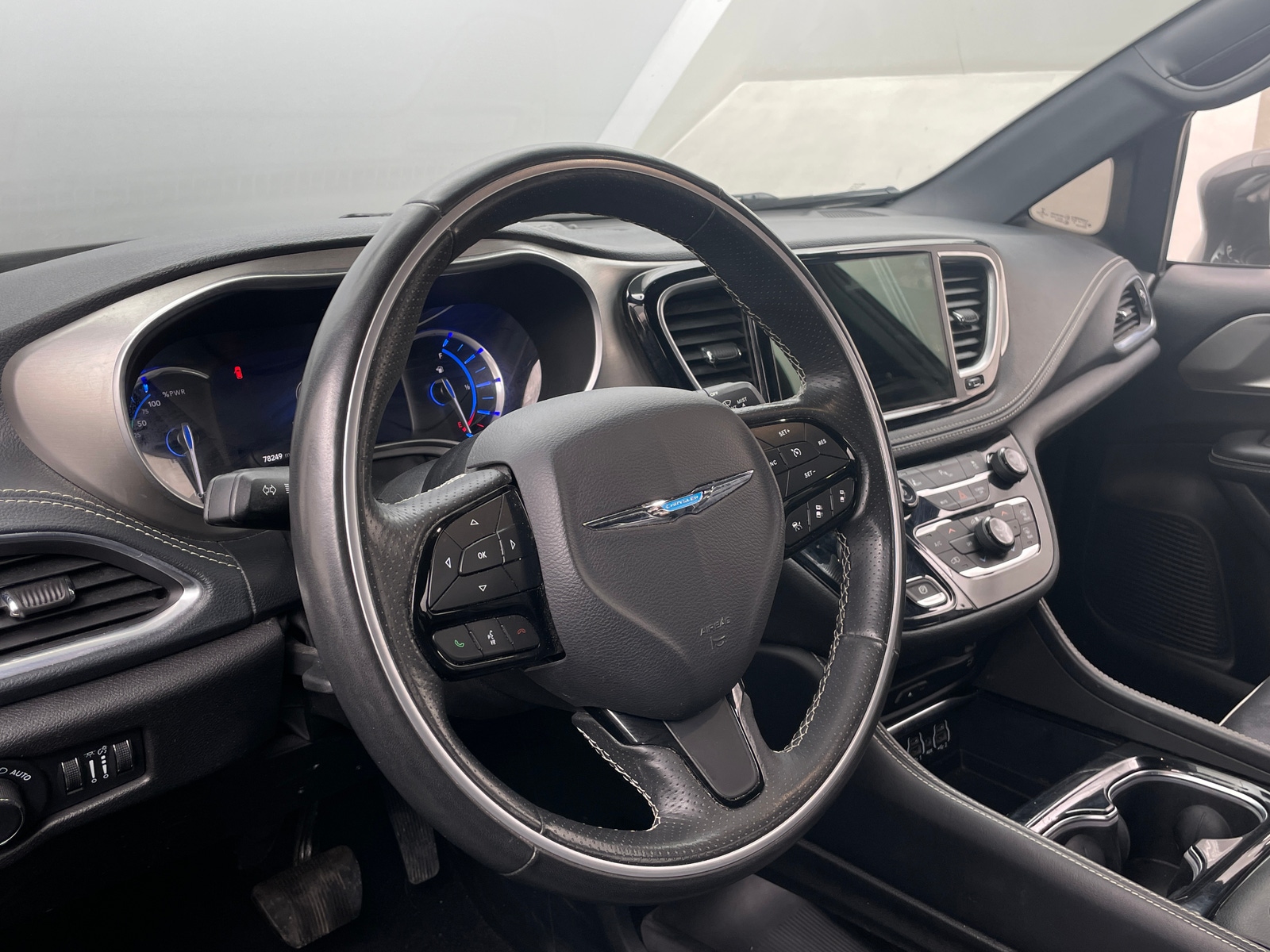 Thumbnail: 2021 Chrysler Pacifica - 4