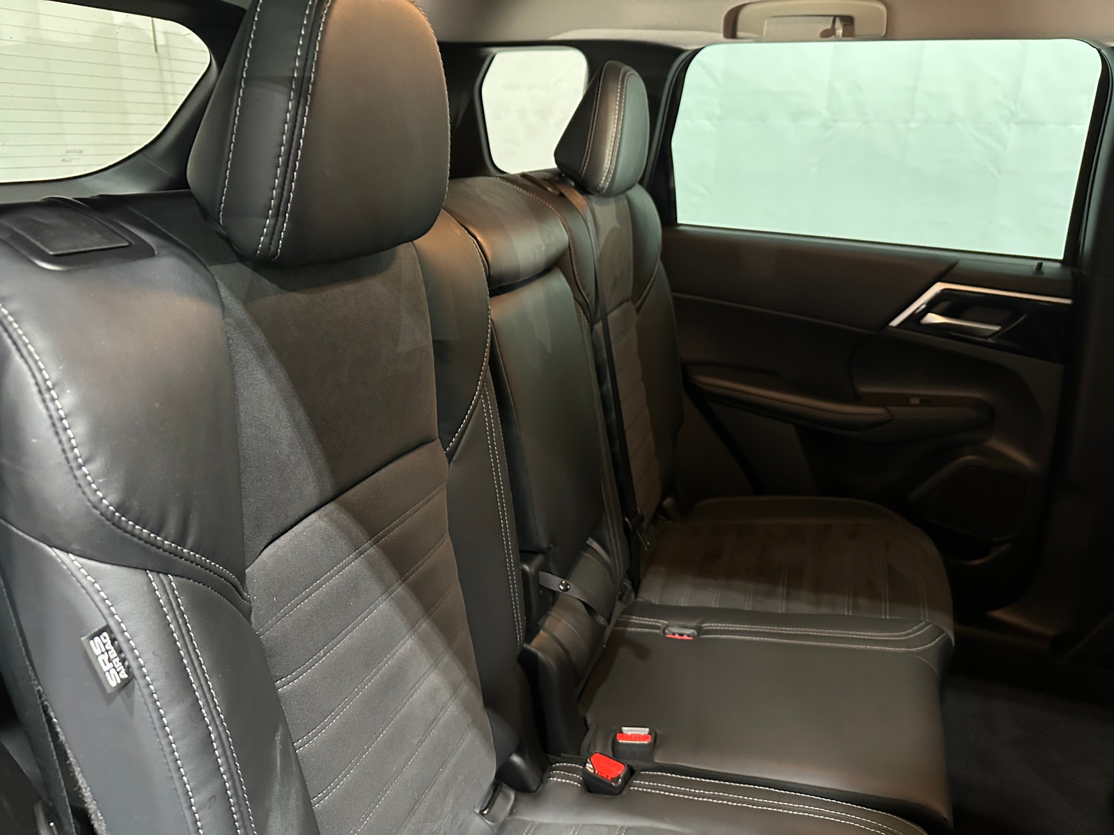 Thumbnail: 2023 Mitsubishi Outlander - 5