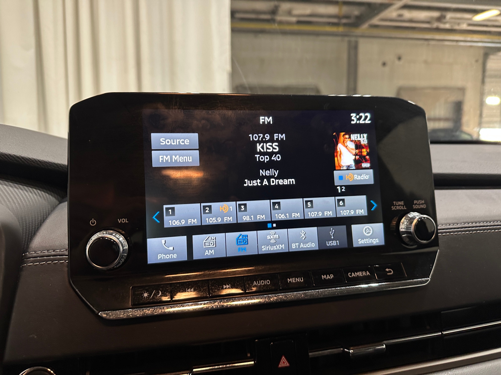 Thumbnail: 2023 Mitsubishi Outlander - 3