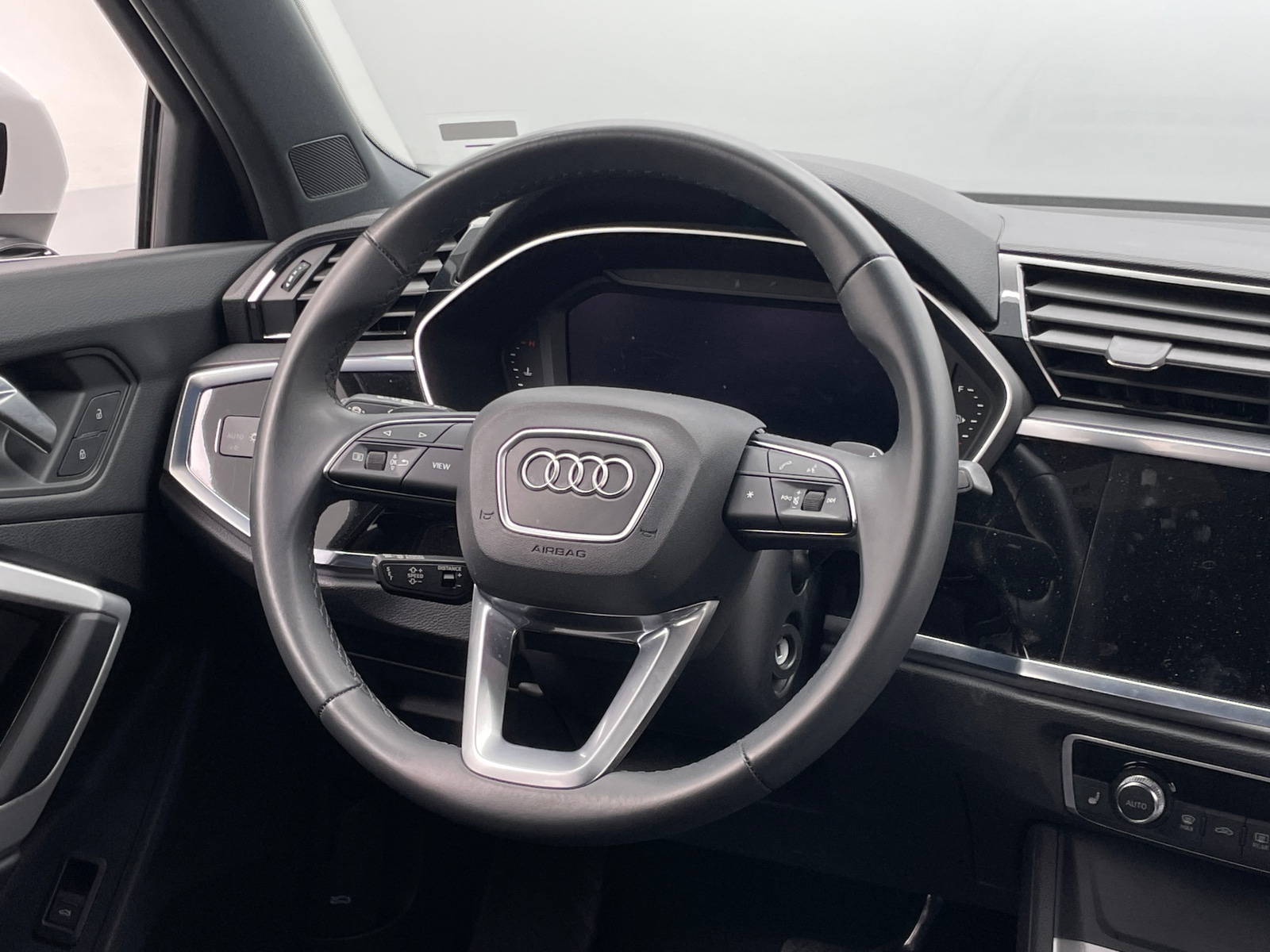 Thumbnail: 2025 Audi Q3 - 4