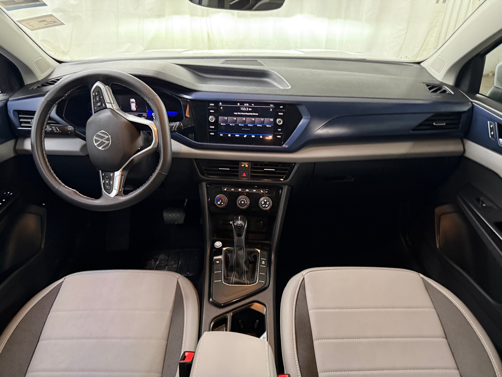 Thumbnail: 2023 Volkswagen Taos - 2