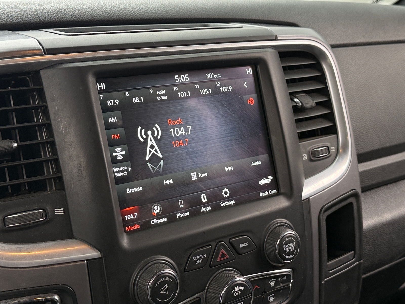 Thumbnail: 2021 RAM 1500 Classic - 4