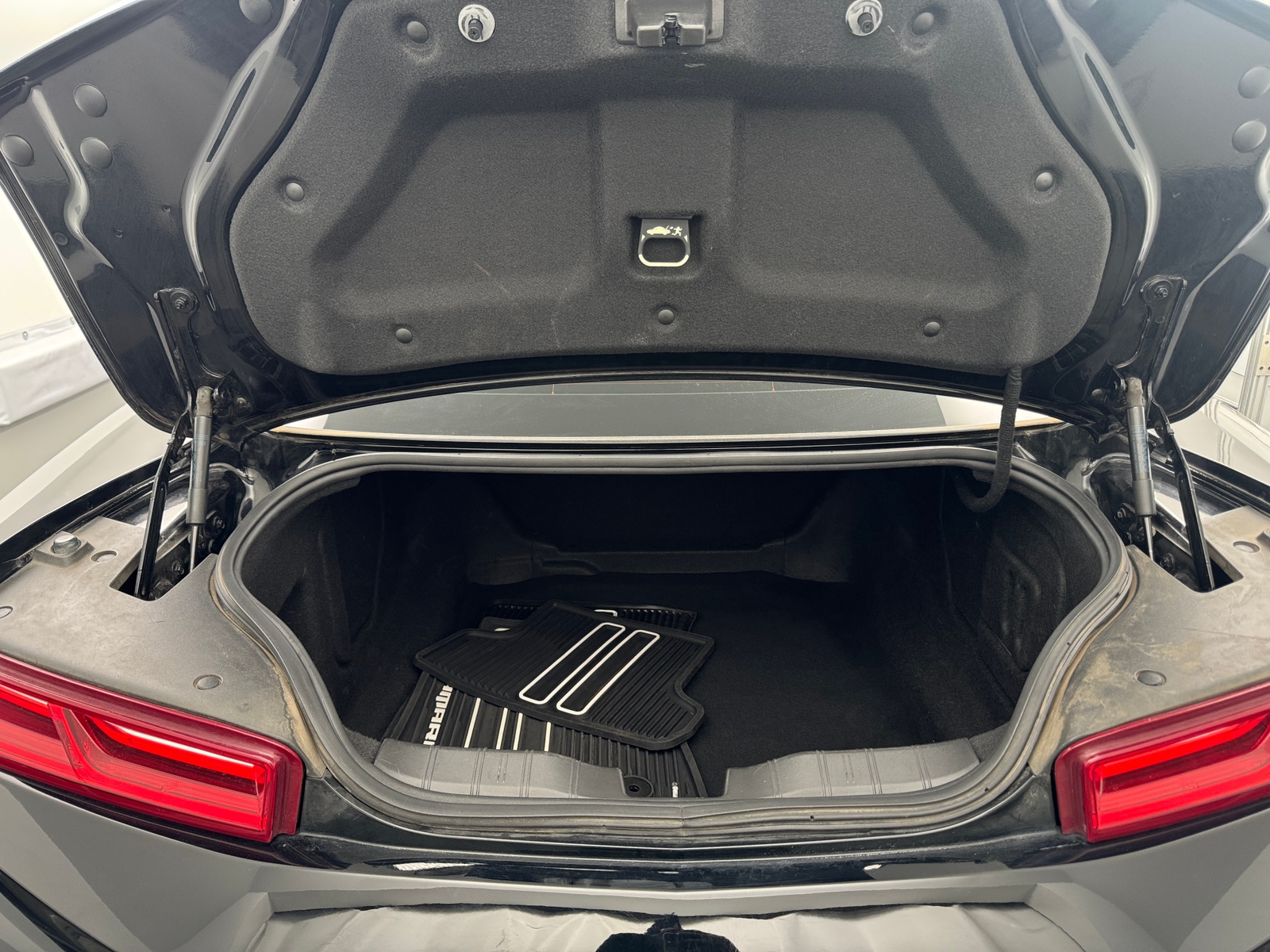 Thumbnail: 2018 Chevrolet Camaro - 5