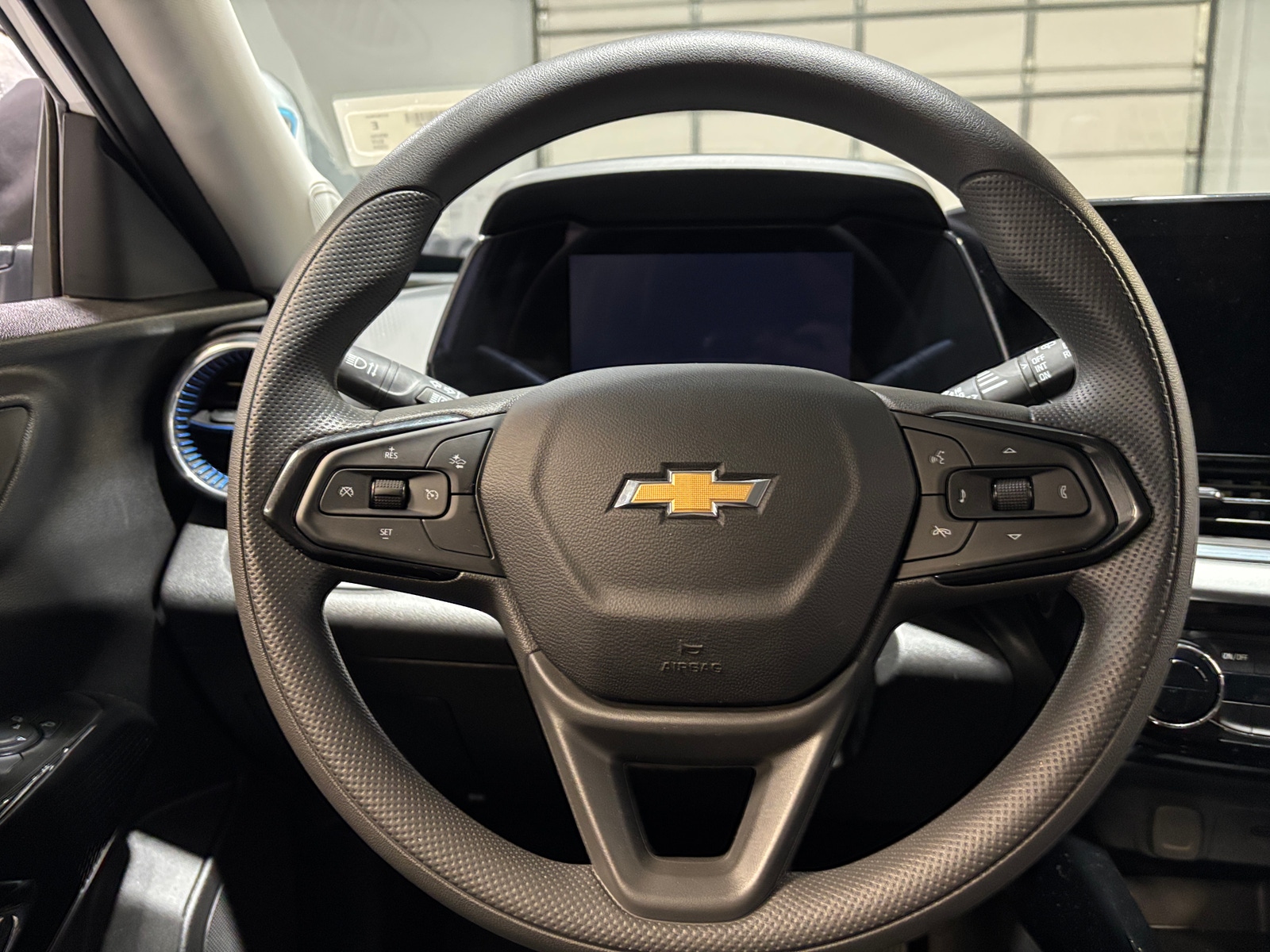 Thumbnail: 2025 Chevrolet Trax - 5