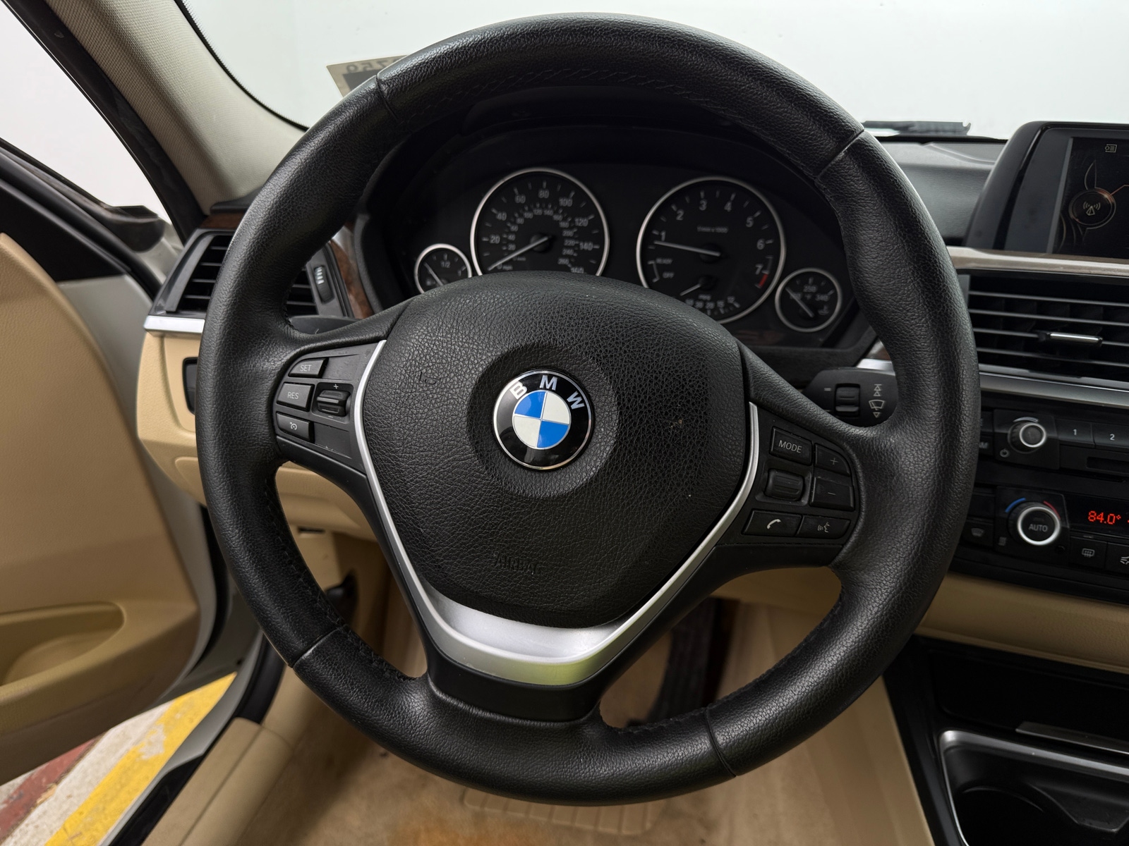 Thumbnail: 2015 BMW 3 Series - 4