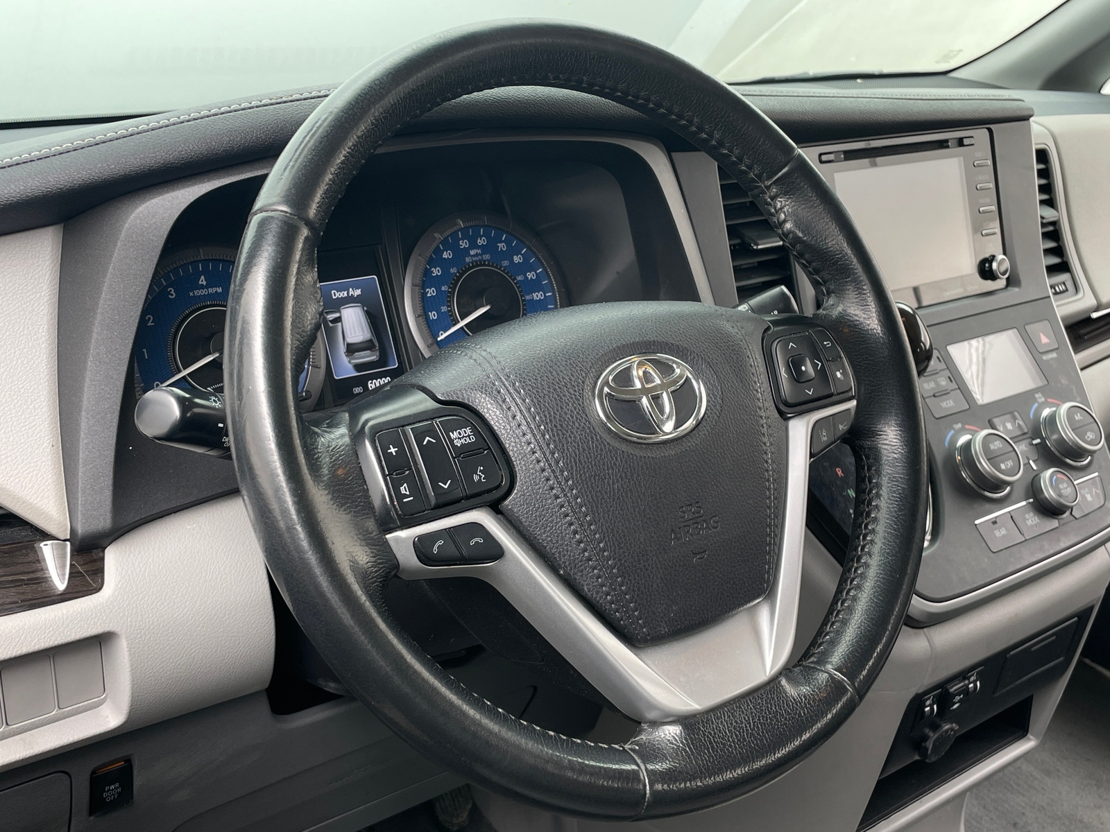 Thumbnail: 2020 Toyota Sienna - 4