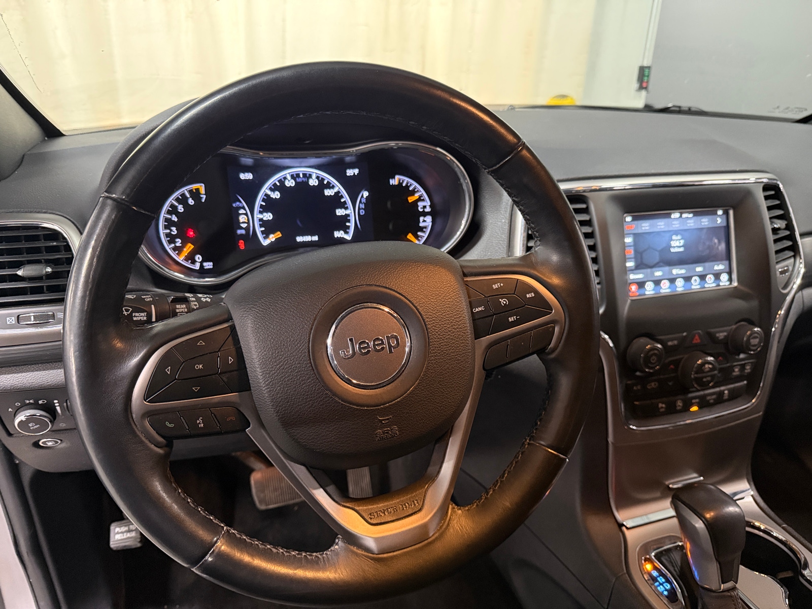 Thumbnail: 2019 Jeep Grand Cherokee - 5