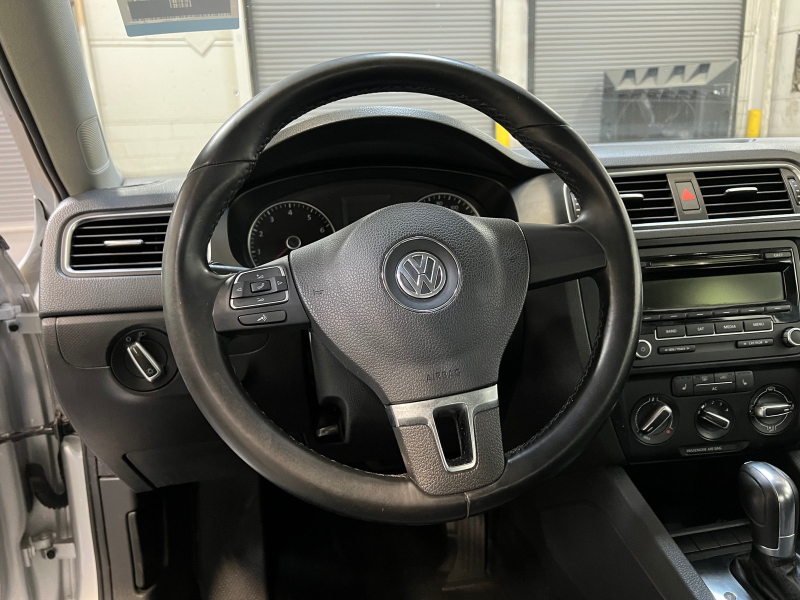 Thumbnail: 2012 Volkswagen Jetta - 4