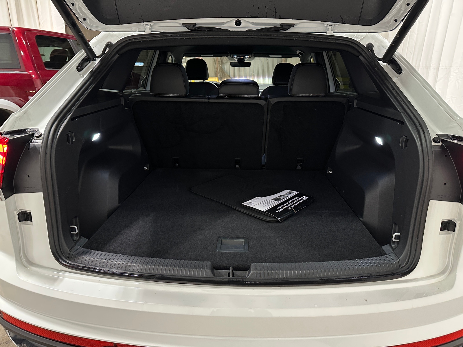 Thumbnail: 2025 Volkswagen Atlas - 6