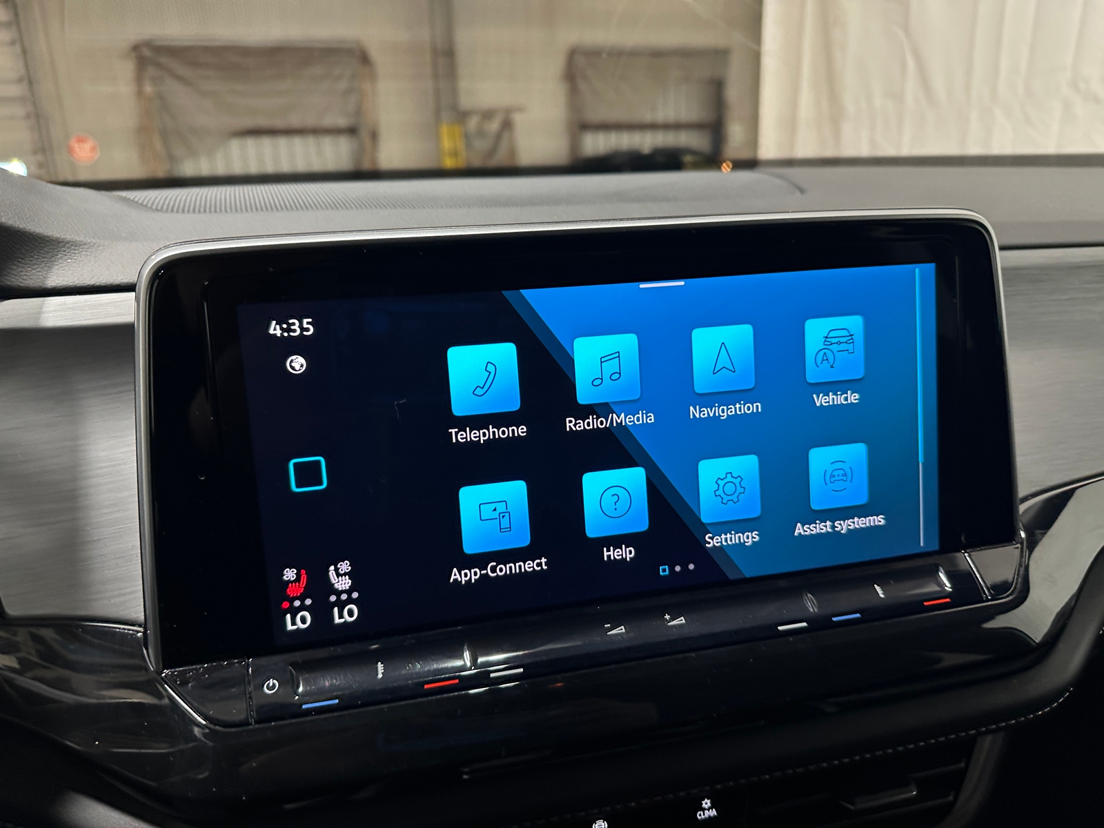 Thumbnail: 2025 Volkswagen Atlas - 3