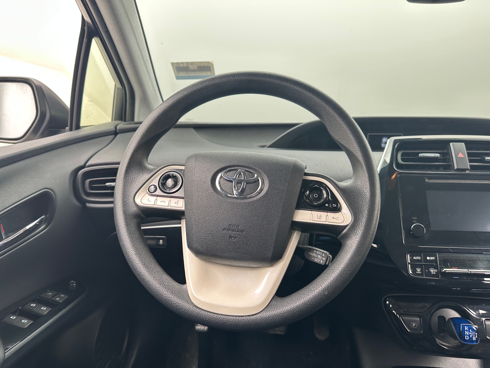 Thumbnail: 2018 Toyota Prius - 5