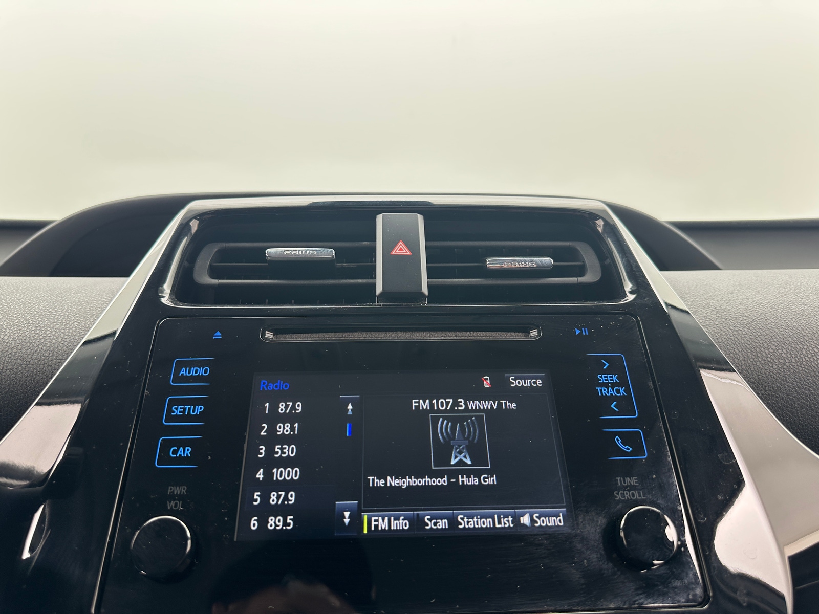 Thumbnail: 2018 Toyota Prius - 4