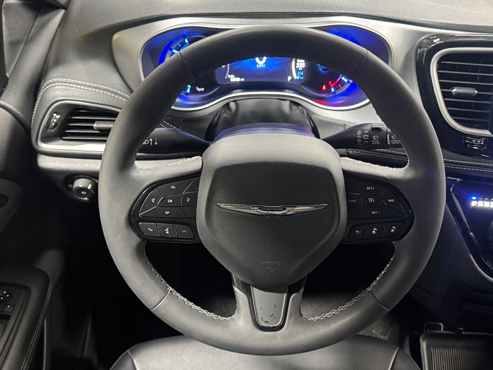 Thumbnail: 2024 Chrysler Pacifica - 4