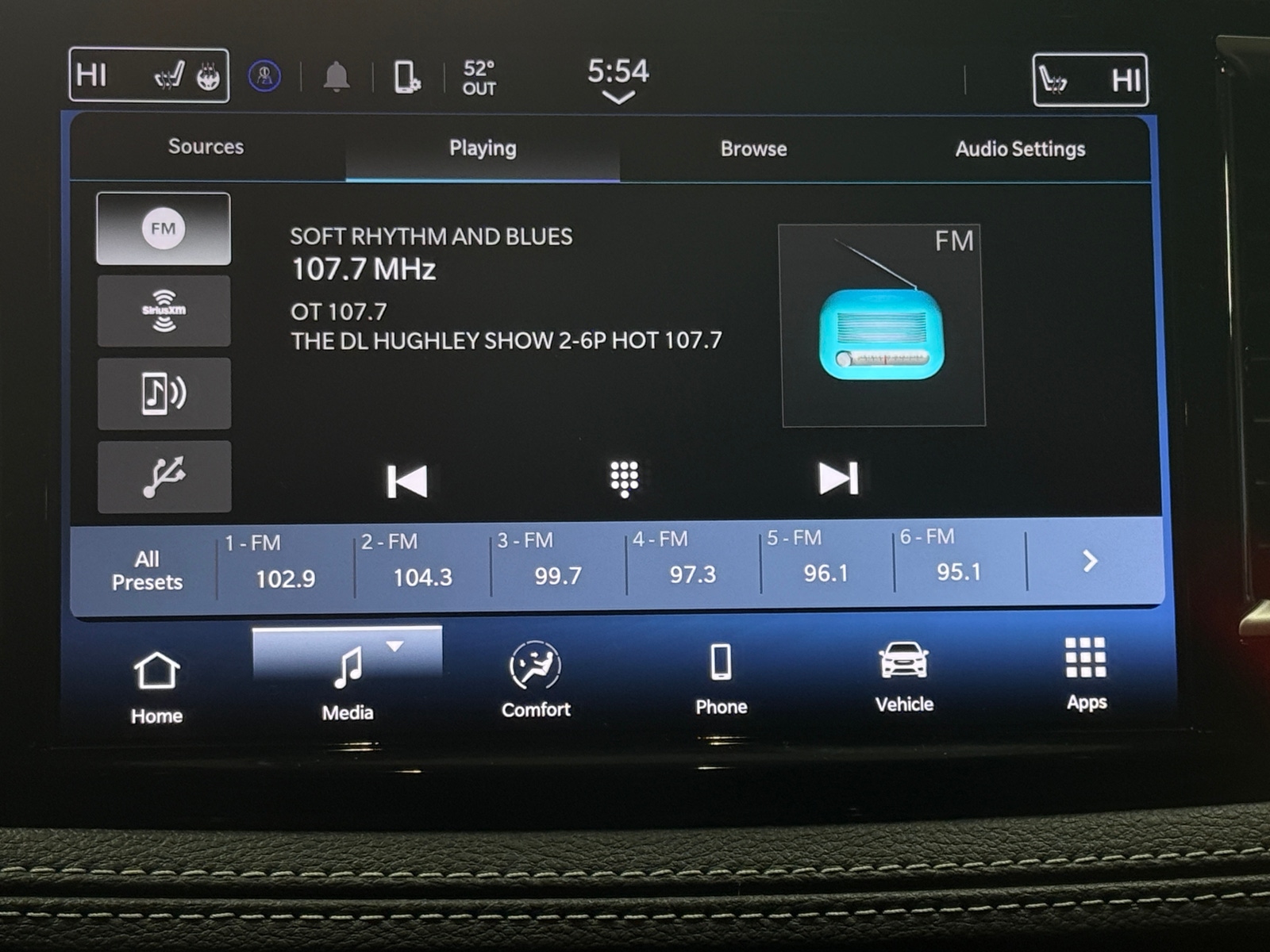 Thumbnail: 2025 Chrysler Pacifica - 3