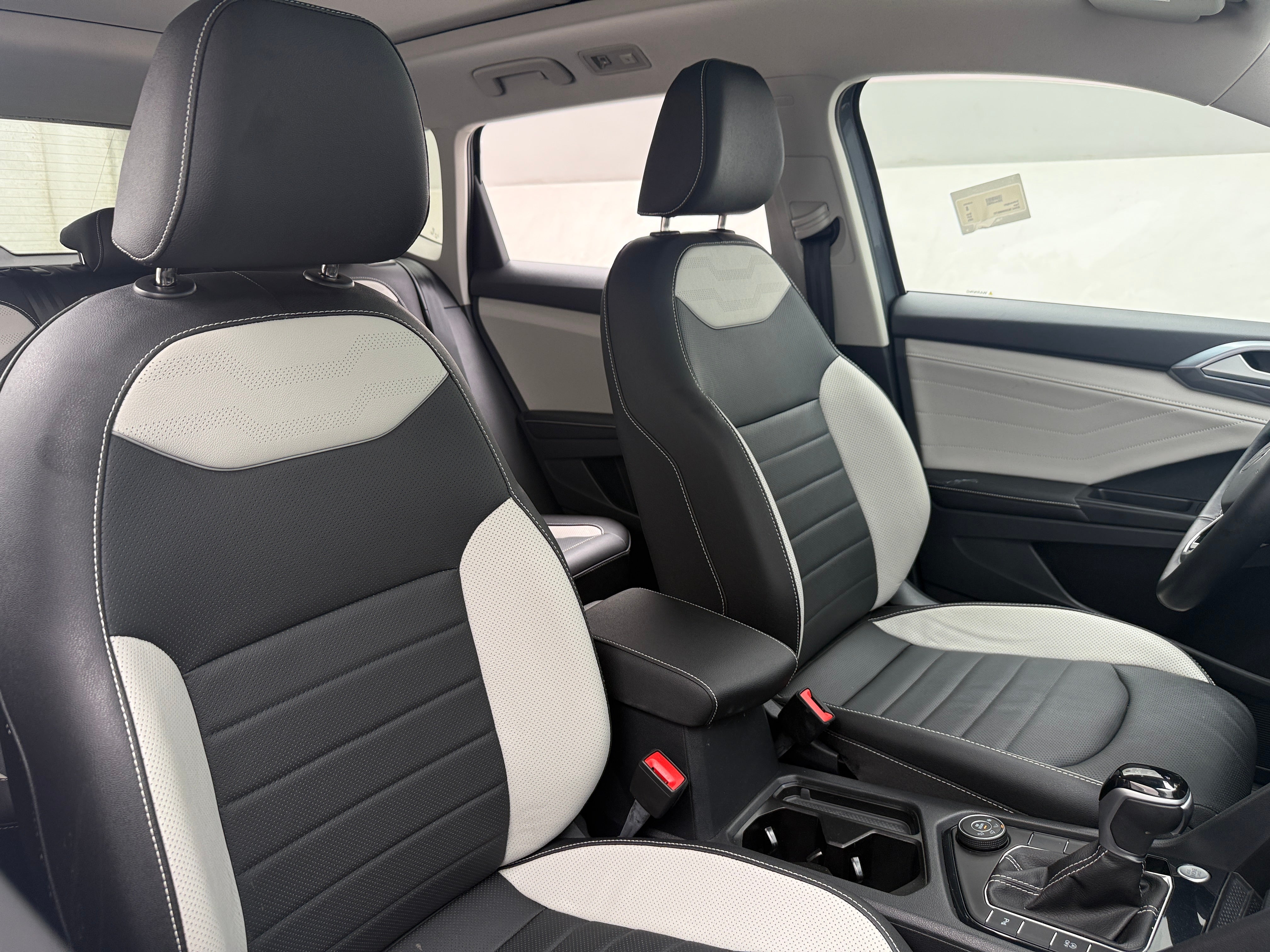 2025 Volkswagen Taos