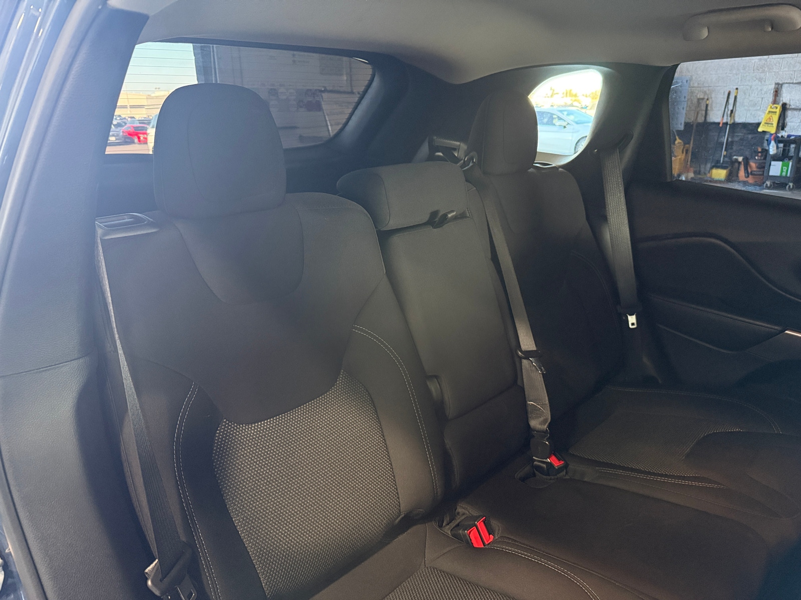 Thumbnail: 2020 Jeep Cherokee - 6