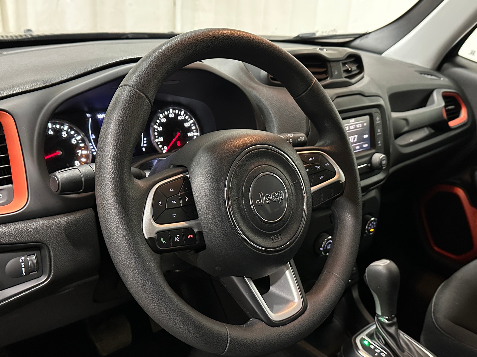 Thumbnail: 2018 Jeep Renegade - 5